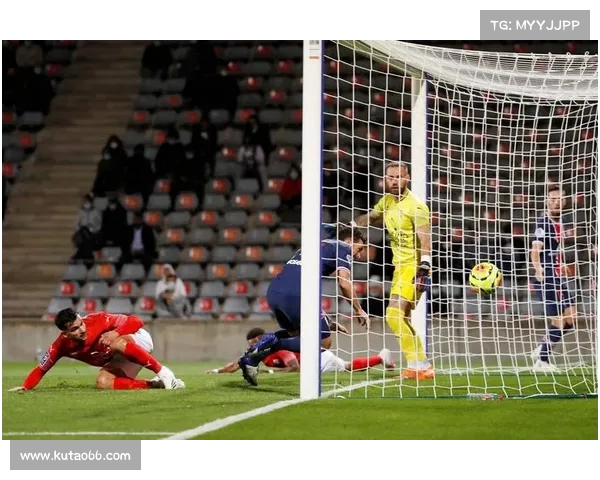 法甲边路突破技巧解析 探讨球员如何利用速度与技巧突破防线